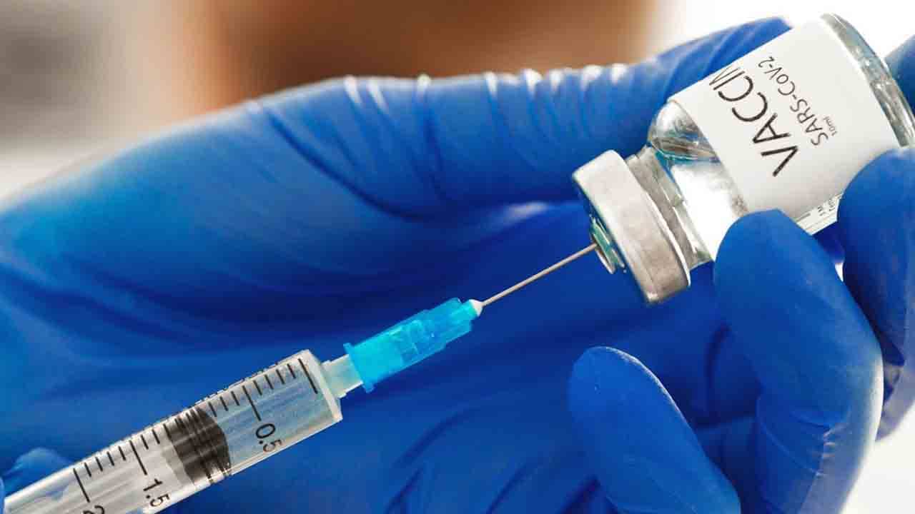 Booster Dose: দুটি ডোজ়ের পরও নেই অ্যান্টিবডি! বুস্টার ডোজ়ে অনুমোদন দিতে পারে আইসিএমআর