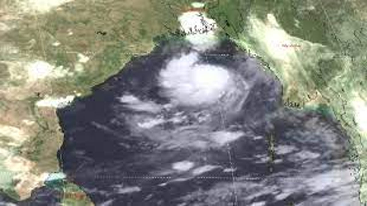 Cyclone Gulab: ধেয়ে আসছে 'সাইক্লোন' গুলাব, অতীত থেকে শিক্ষা নিয়ে এবার অতি সতর্ক পুরসভা