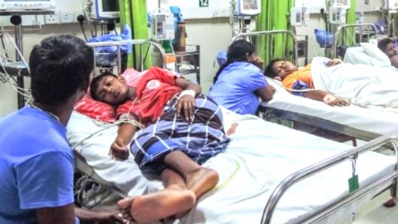 জ্বরে গা পুড়ে যাচ্ছে বাচ্চার, চিকিৎসকের পা ধরে মায়ের কান্না আমার ছেলেটাকে একটু দেখুন