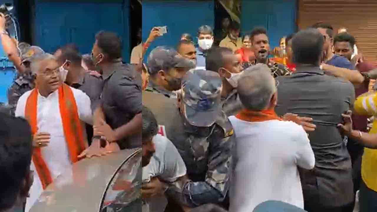 Dilip Ghosh: দিলীপের উপর 'হামলা', কোথায় গেল ১৫ কোম্পানি কেন্দ্রীয় বাহিনী! কী করছিল পুলিশ? Dilip Ghosh: দিলীপের উপর 'হামলা', কোথায় গেল ১৫ কোম্পানি কেন্দ্রীয় বাহিনী! কী করছিল পুলিশ?