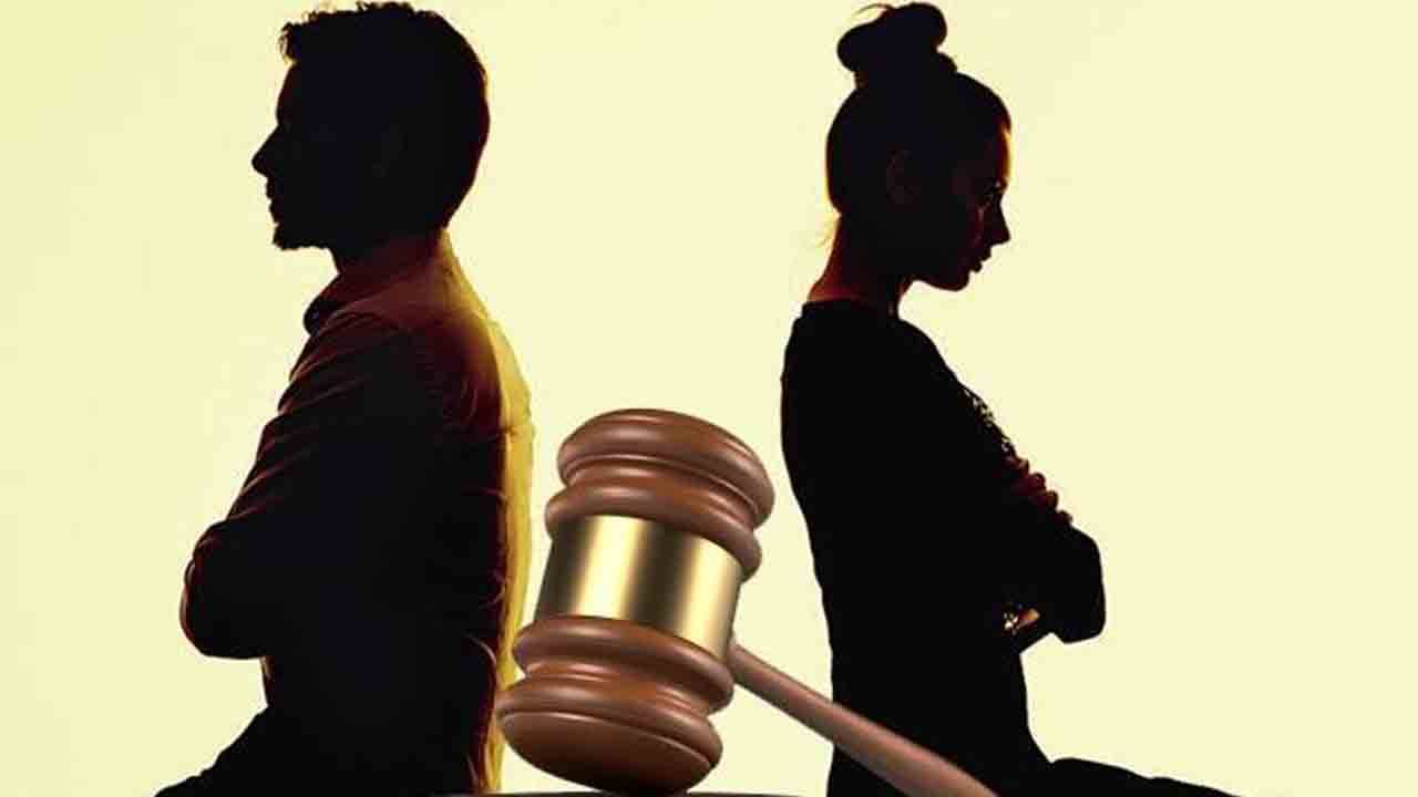 অকারণে বারবার স্বামী-স্ত্রীর মামলায় ডিভোর্স হওয়া সম্ভব, জানাল সুপ্রিম কোর্ট