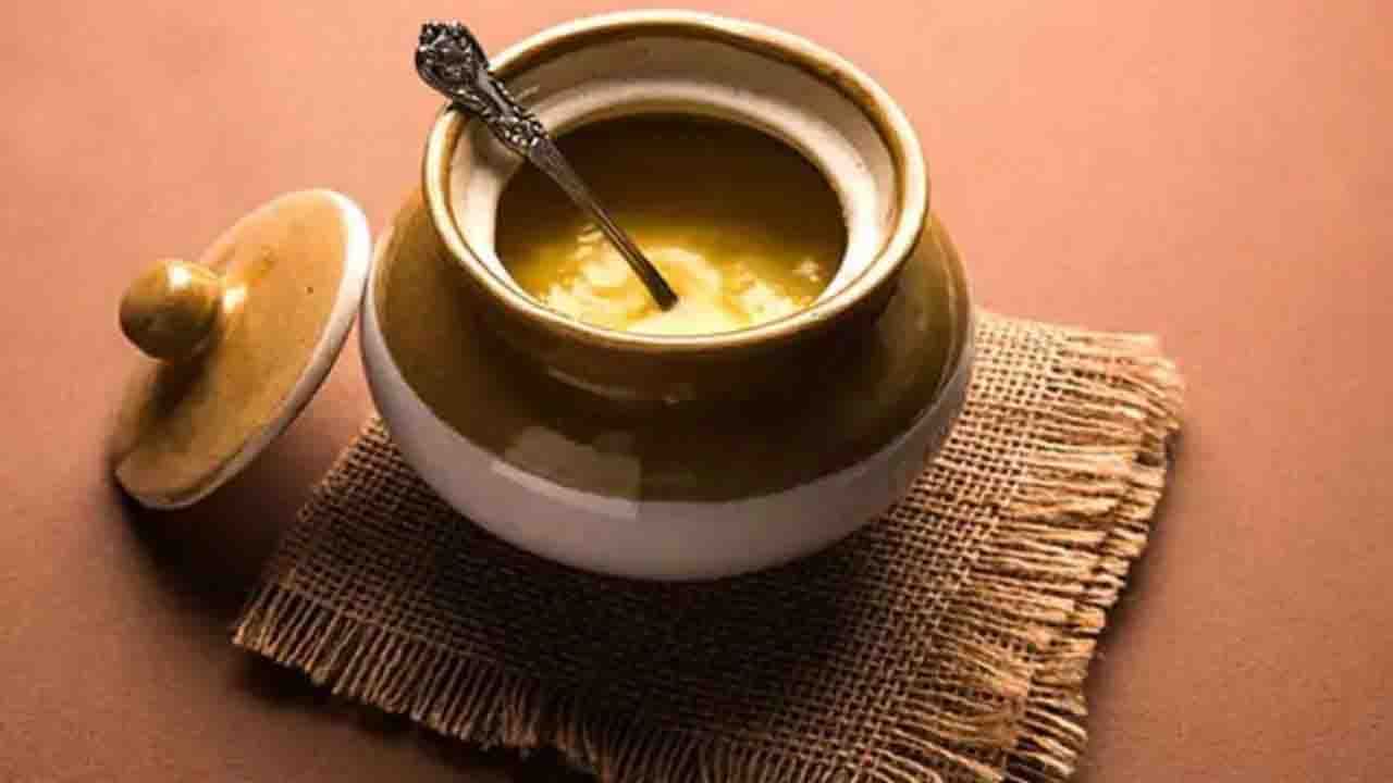 Health Benefits of Ghee প্রতিদিনের খাদ্যতালিকায় কেন রাখবেন ঘি? জানুন এর স্বাস্থ্য উপকারিতা