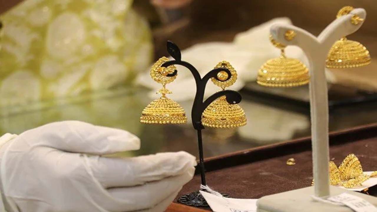 Gold Silver Price Today: নামতে নামতে কোথায়! জানুন গত এক সপ্তাহের সোনা-রুপোর গতিপ্রকৃতি
