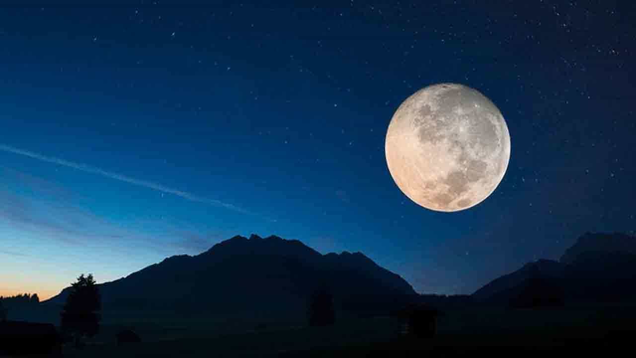 Harvest Moon 2021: সেপ্টেম্বর মাসের ফুল মুন বা পূর্ণিমাকে কেন বলে 'হার্ভেস্ট মুন'? Harvest Moon 2021: সেপ্টেম্বর মাসের ফুল মুন বা পূর্ণিমাকে কেন বলে 'হার্ভেস্ট মুন'?
