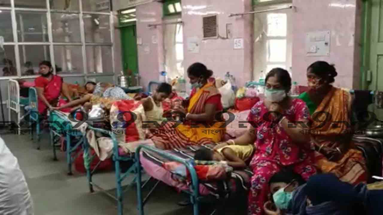 Jalpaiguri District Hospital: গায়েব পিকুর চাবি, অগত্যা তালা ভেঙে ঢুকলেন স্বাস্থ্য আধিকারিকরা