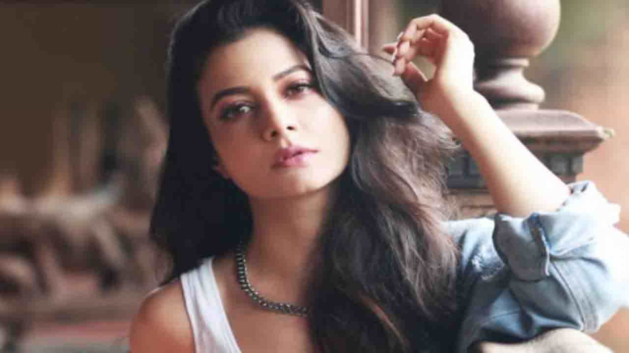 Koel Mallick: জীবন ছোট, নিজের সেরা হও: কোয়েল মল্লিক Koel Mallick: জীবন ছোট, নিজের সেরা হও: কোয়েল মল্লিক