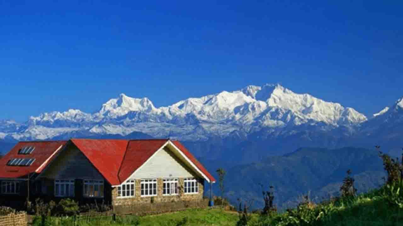 Lepcha Jagat: এবার পুজোয় সোলো ট্রিপের জন্য যেতে পারেন পাইন বনে ঘেরা এই অফবিটে!