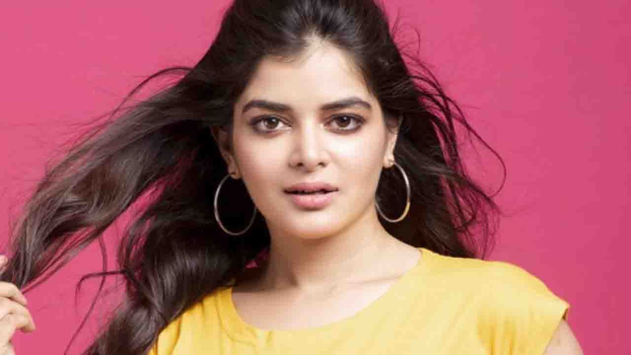 Madhumita Sarcar: জলাশয়ের মাঝখানে নৌকোয় কী করছিলেন মধুমিতা?