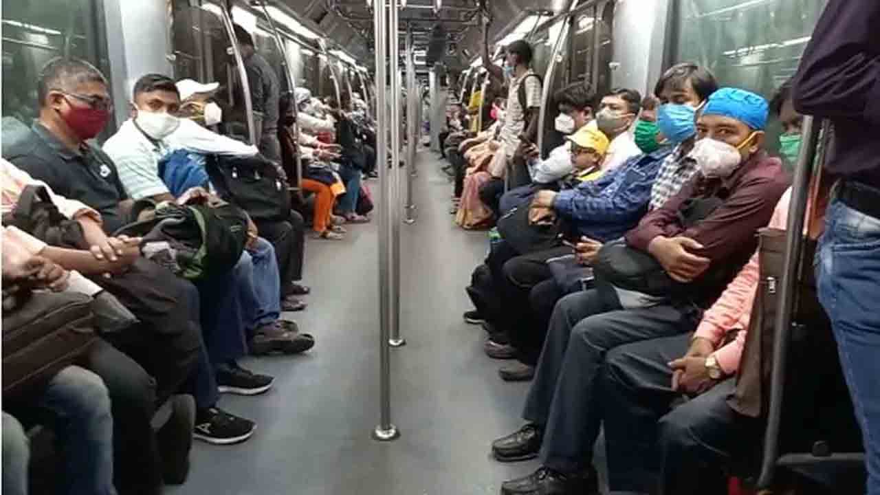 Kolkata Metro: পুজোর মুখে আরও বাড়ছে মেট্রো, তবে কি অক্টোবরেই লোকাল ট্রেনও চালু?