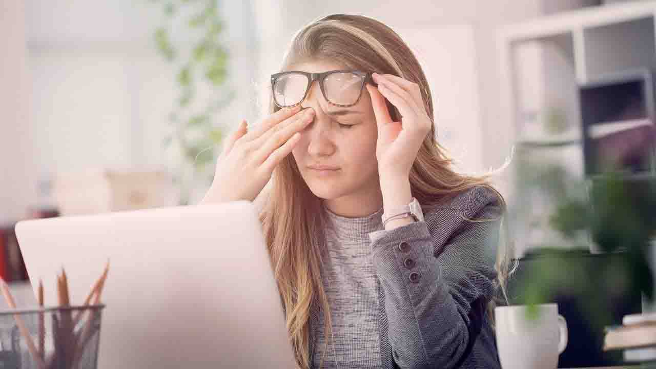 Migraine: ওয়ার্ক ফ্রম হোম পরিস্থিতিতে কীভাবে মোকাবিলা করবেন মাইগ্রেনের সঙ্গে?