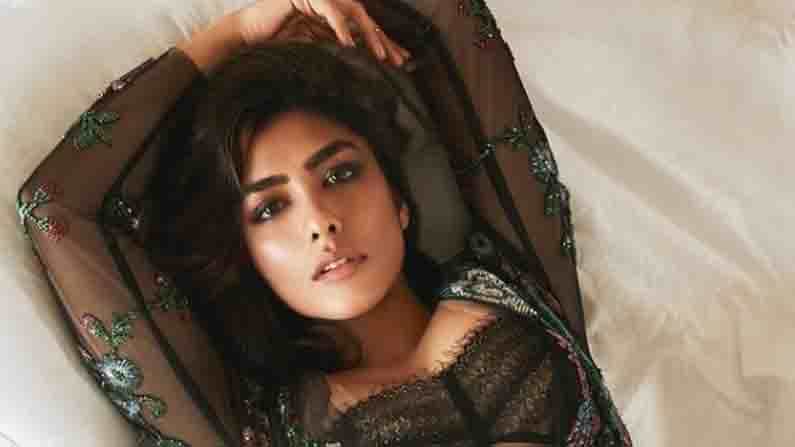 আদিত্য রায় কাপুরকে পাশে নিয়ে 'গুড নিউজ' শেয়ার করলেন ম্রুণাল আদিত্য রায় কাপুরকে পাশে নিয়ে 'গুড নিউজ' শেয়ার করলেন ম্রুণাল