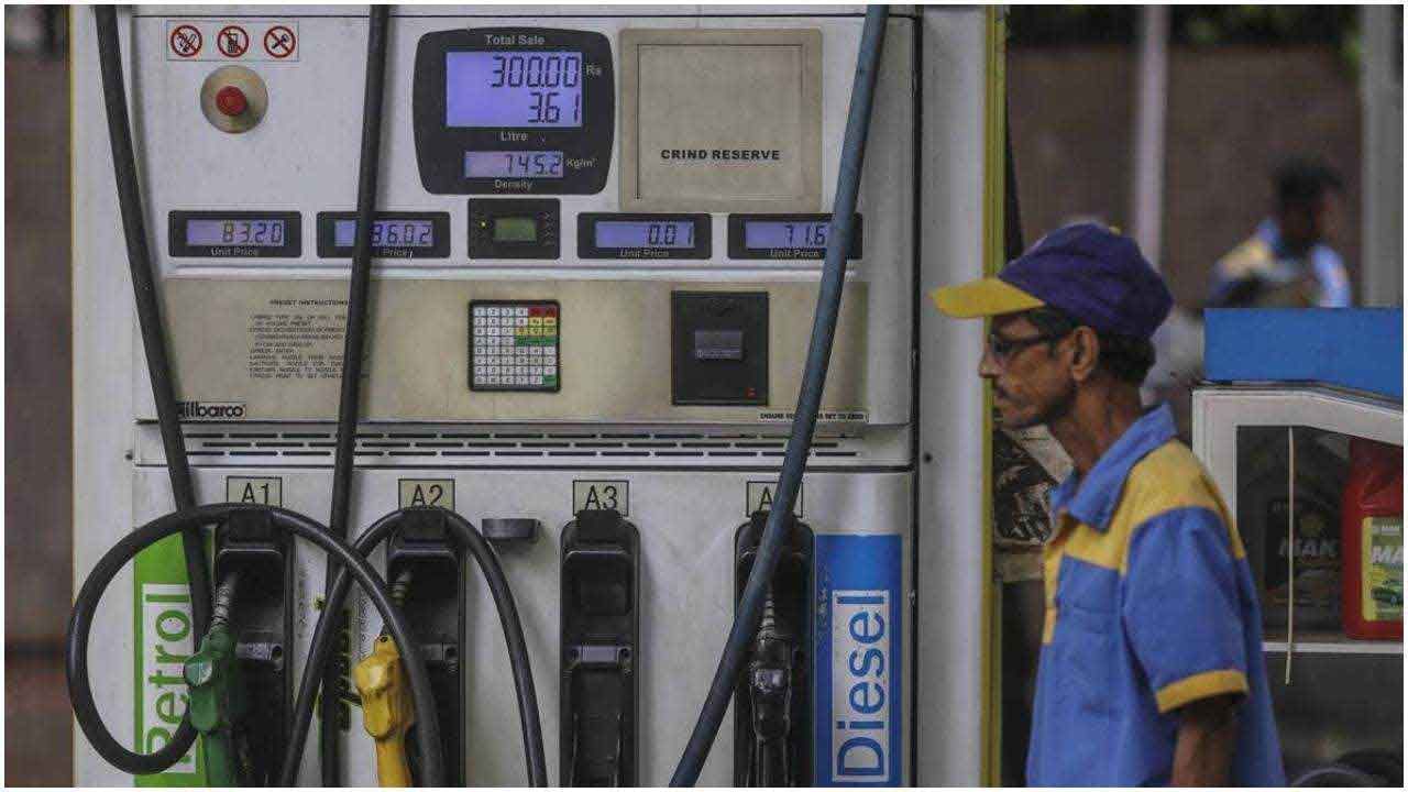 Petrol Diesel Rate Today:পর পর ৮ দিন দাম বাড়ল না পেট্রোল-ডিজেলের