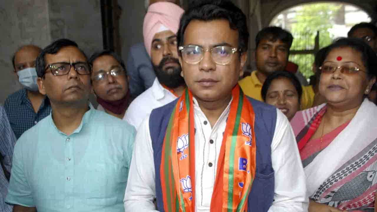 Bhawanipore By-Election: ফিরহাদ-সুব্রত ভোটারদের প্রভাবিত করছেন, 'রুদ্রবাণ' রুদ্রনীলের Bhawanipore By-Election: ফিরহাদ-সুব্রত ভোটারদের প্রভাবিত করছেন, 'রুদ্রবাণ' রুদ্রনীলের