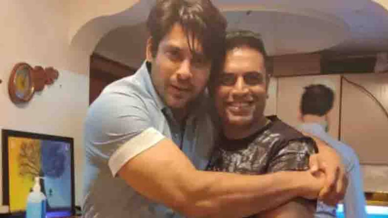 জিম করার সময় শরীরের উপর বেশি চাপ তৈরি করতে না সিদ্ধার্থ, জানালেন তাঁর ট্রেনার