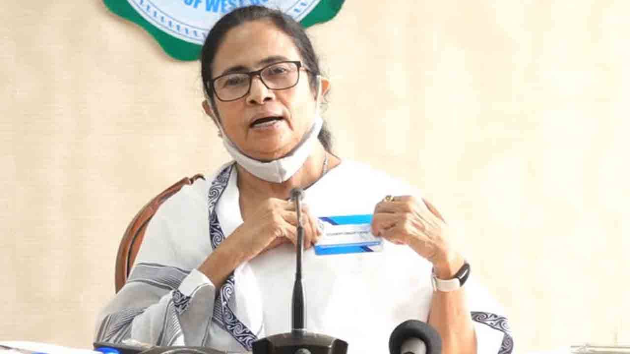 Student Credit Card: স্বাস্থ্যসাথীতে হাসপাতালের মতো স্টুডেন্ট ক্রেডিট কার্ডে বিধি বাম ব্যাঙ্ক! উদ্বিগ্ন নবান্ন