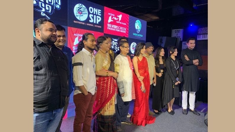 অনিন্দ্যর, উপলের পারফরম্যান্সে হিট স্টেজ। ছবির সঙ্গীত পরিচালনা করেছেন উপল সেনগুপ্ত। আর গান লিখেছেন চন্দ্রিল ও অনিন্দ্য। 