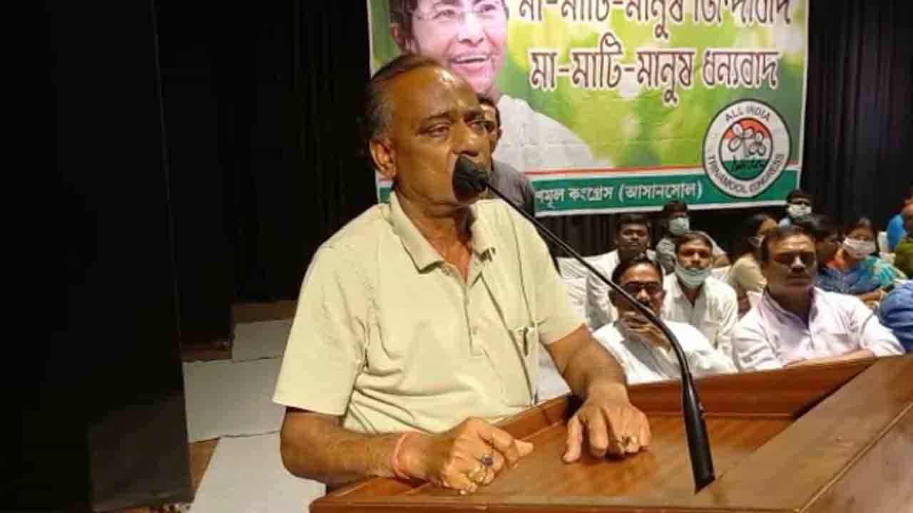 দল টিকিট দিলেও 'বেইমান'দের পিছন থেকে শিক্ষা দেবেন! কর্মিসভায় বিস্ফোরক তৃণমূলের উজ্জ্বল দল টিকিট দিলেও 'বেইমান'দের পিছন থেকে শিক্ষা দেবেন! কর্মিসভায় বিস্ফোরক তৃণমূলের উজ্জ্বল
