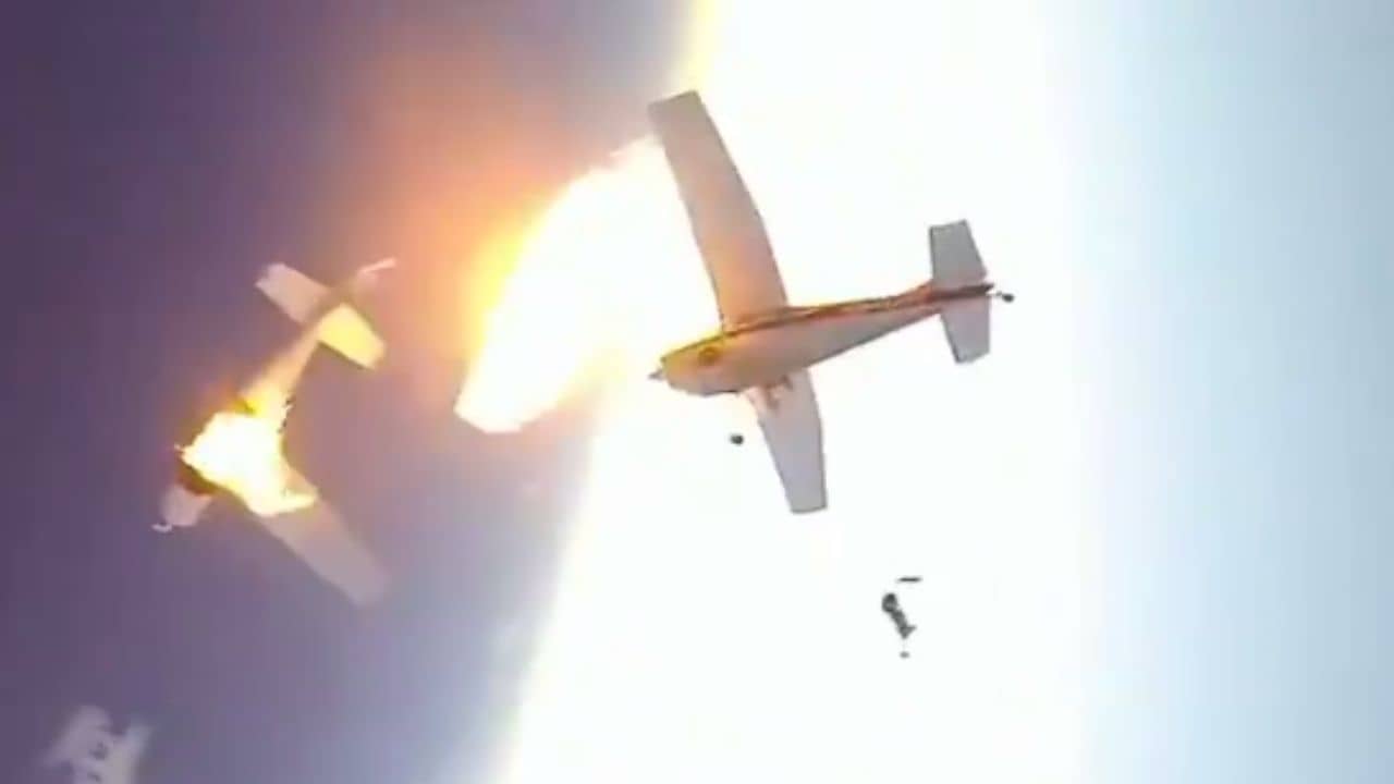 Viral Video: যাত্রী সহ বিমানে আগুন লাগল মাঝ আকাশে! তারপর কী হল দেখুন ভাইরাল ভিডিয়োয়