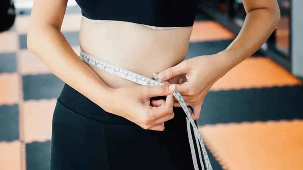 Weight Loss: ডায়েট আর শরীরচর্চাই যথেষ্ট নয়, ওজন কমাতে বাদ দিন বেশ কয়েকটি অভ্যাস Weight Loss: ডায়েট আর শরীরচর্চাই যথেষ্ট নয়, ওজন কমাতে বাদ দিন বেশ কয়েকটি অভ্যাস