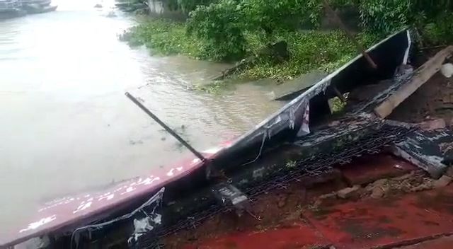 Flood: ভয়াবহ! ফুঁসছে রূপনারায়ণ-মুন্ডেশ্বরী-দামোদর, ভাসছে খানাকুল-আরামবাগ