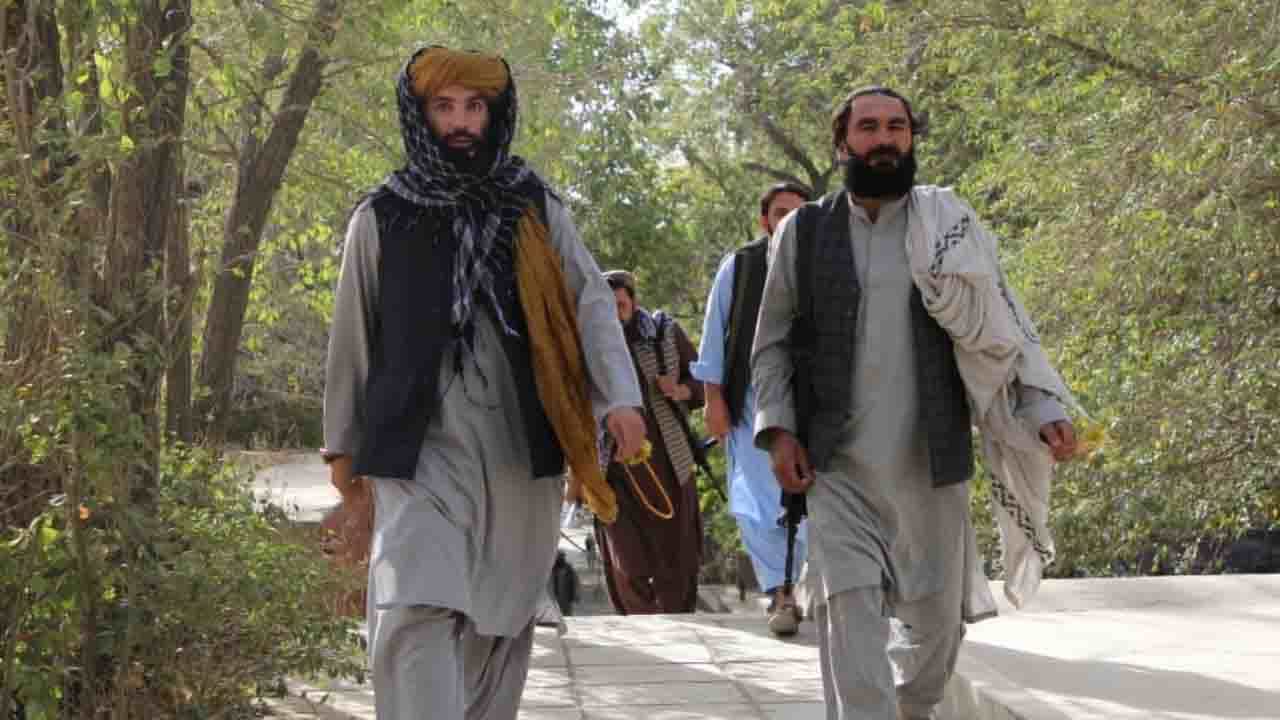Taliban : 'দশম শতাব্দীর মুজাহিদ', সোমনাথ মন্দির ধ্বংসকারী প্রশংসা হক্কানি নেতার গলায় Taliban : 'দশম শতাব্দীর মুজাহিদ', সোমনাথ মন্দির ধ্বংসকারী প্রশংসা হক্কানি নেতার গলায়