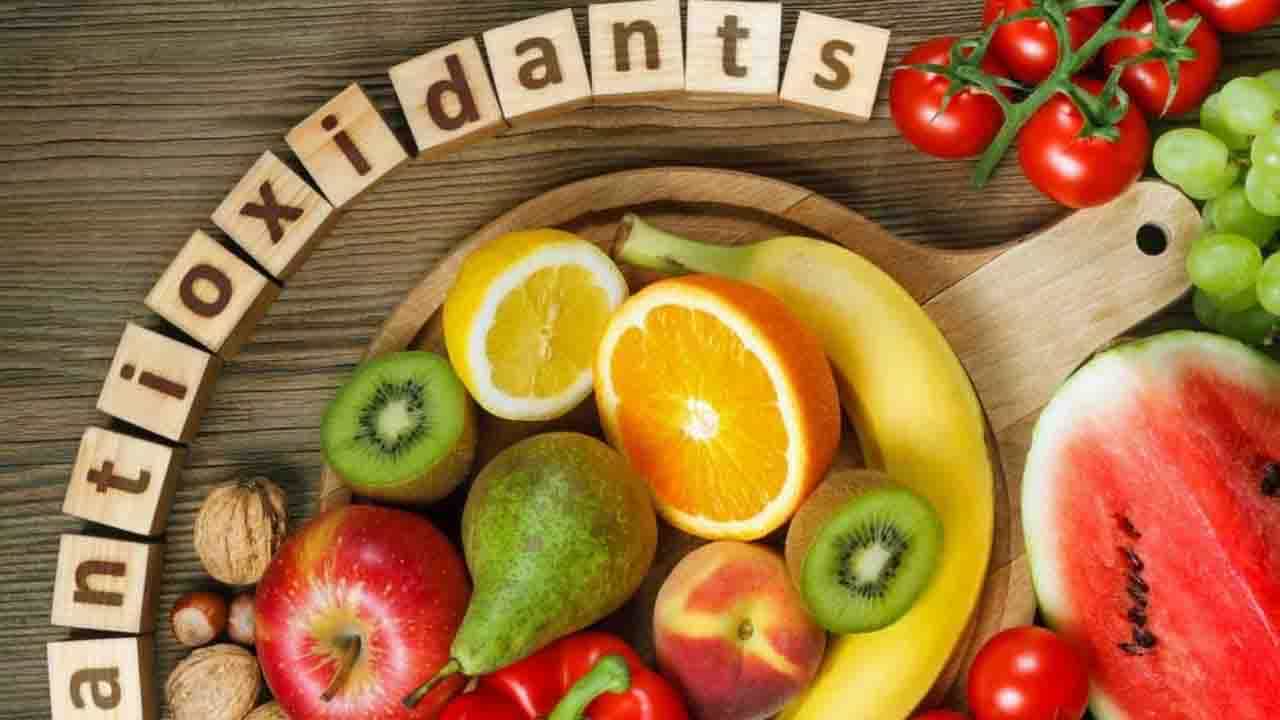 Antioxidants: কোন খাদ্যে কী অ্যান্টিঅক্সিডেন্ট ভরপুর পরিমাণে পাবেন জেনে নিন! Antioxidants: কোন খাদ্যে কী অ্যান্টিঅক্সিডেন্ট ভরপুর পরিমাণে পাবেন জেনে নিন!