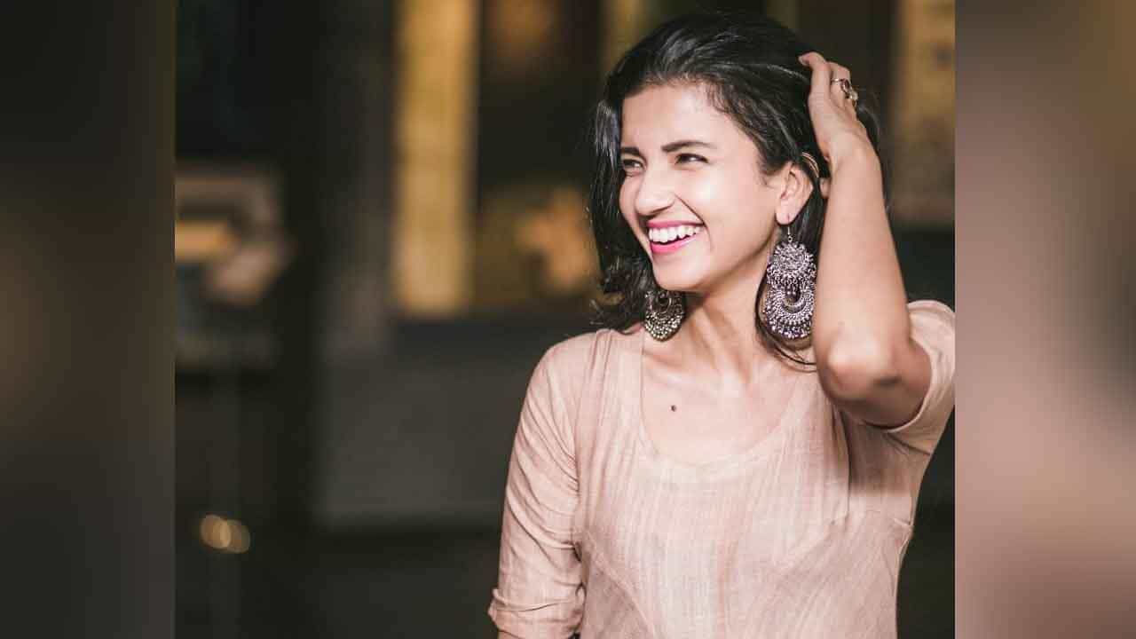 Anuradha Mukherjee: অনুরাধা মুখোপাধ্যায়ের ‘ইন্টারভিউ’, প্রকাশ্যে দেখবেন আপনিও! Anuradha Mukherjee: অনুরাধা মুখোপাধ্যায়ের ‘ইন্টারভিউ’, প্রকাশ্যে দেখবেন আপনিও!