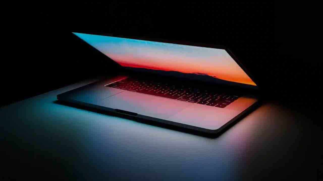 MacBook Pro: অ্যাপেলের নতুন ম্যাকবুক প্রো-তে থাকতে পারে আইফোন স্টাইলের নচ ডিজাইন!