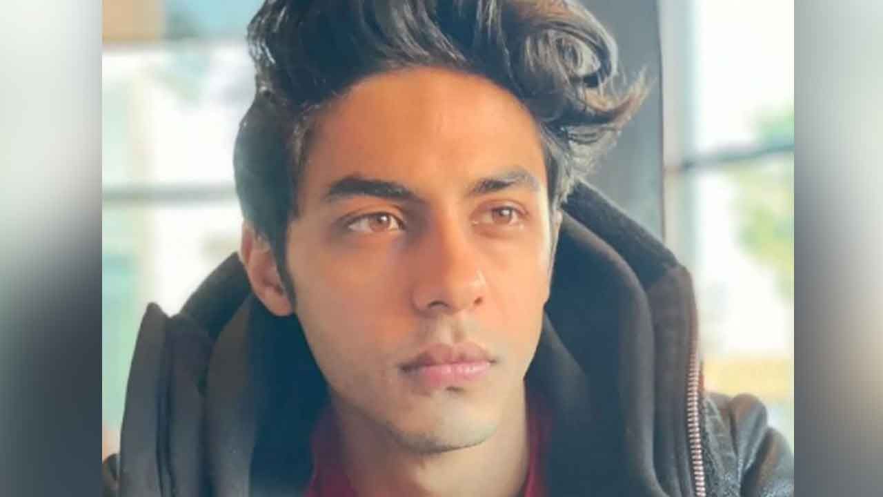 Aryan Khan: গ্রেফতার হওয়ার সময় হাসছিলেন আরিয়ান? ভাইরাল হল ছবি