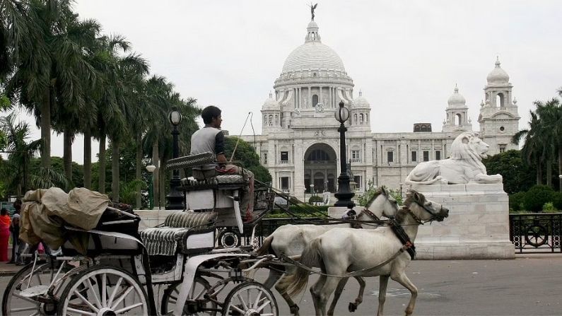 তারপর প্রিয়জনের সঙ্গে একটু ভিক্টোরিয়া বা অন্যান্য ঘোরার জায়গা চট করে ঘুরে আসা যায়। কারণ, সারা সপ্তাহে আপনি আপনার প্রিয়জনকে সময় দিতে পারেন না।