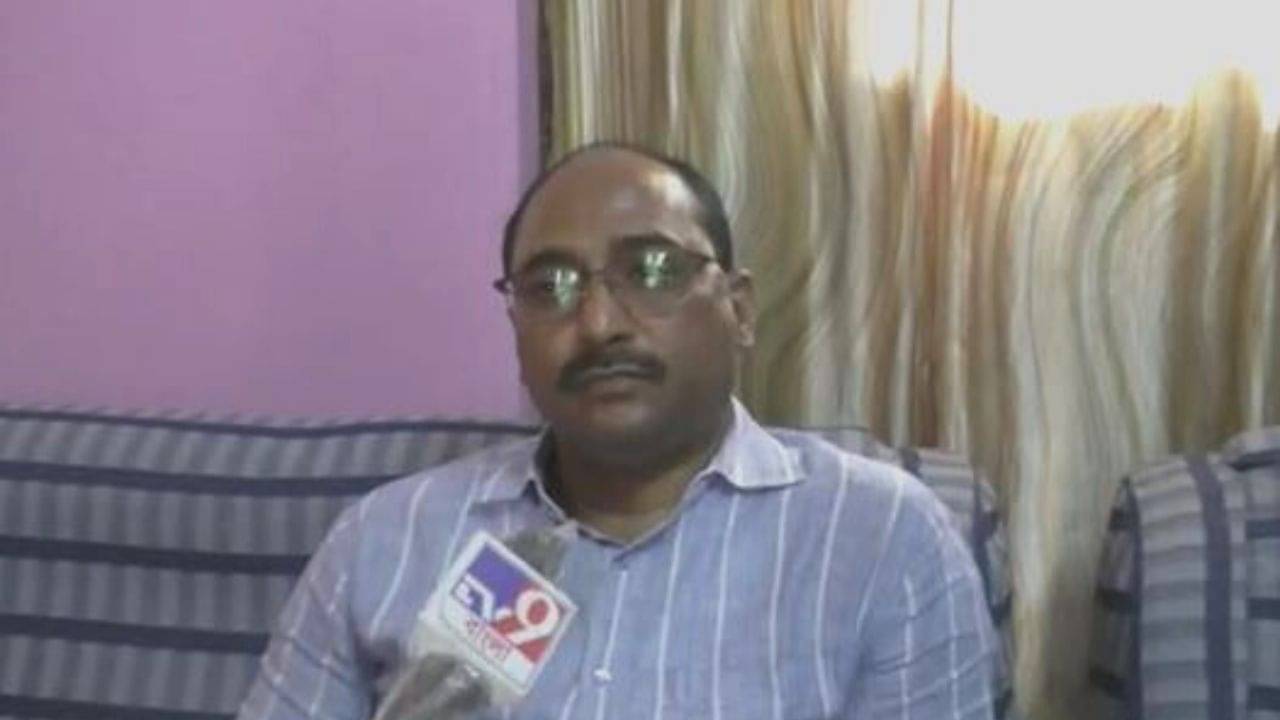 Babu Master: গাড়িতে তল্লাশি চালাতেই বেরিয়ে এল অস্ত্র! ভর সন্ধেয় আটক বাবু মাস্টার