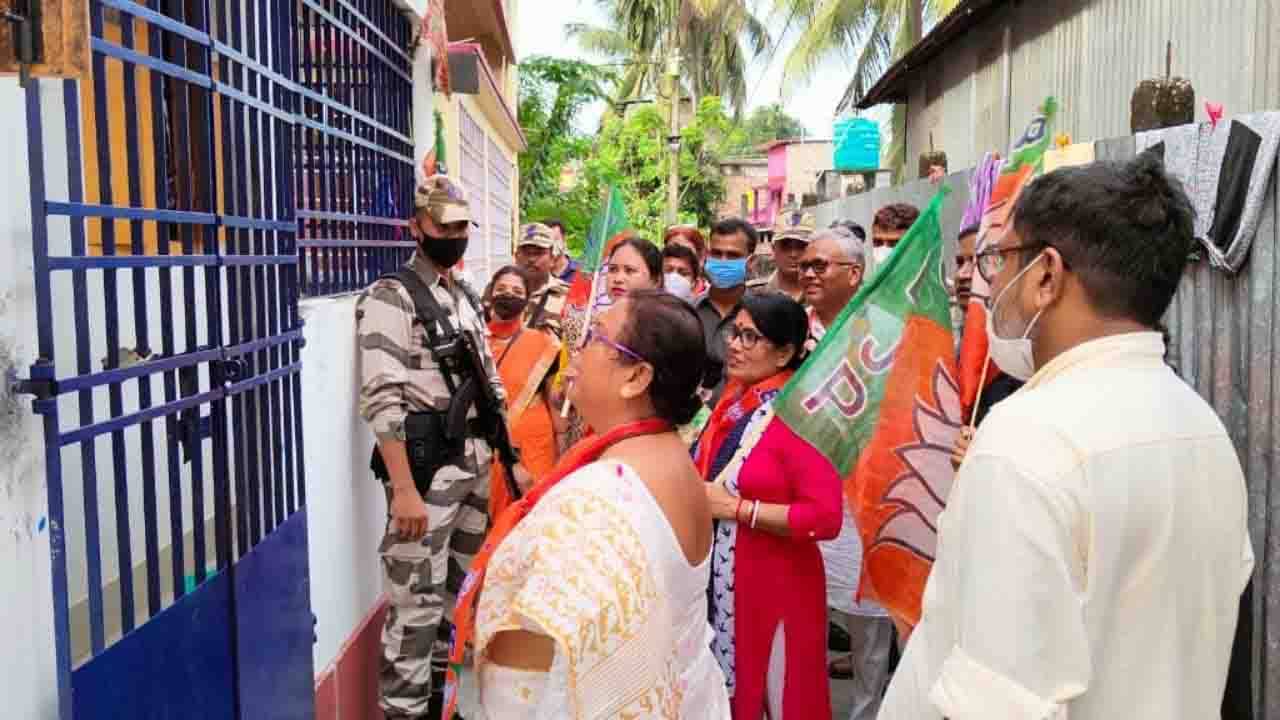 WB By-Poll 2021: ওদের হাত থেকে নিস্তার নেই, দিনহাটায় প্রচারে নামলেই অসভ্যতামির শিকার বিজেপি!