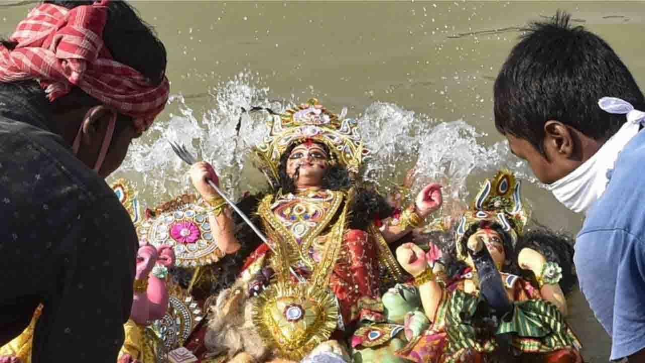 Durga Puja 2021: ১৮ অক্টোবরের মধ্যে অবশ্যই বিসর্জন দিতে হবে দুর্গা প্রতিমা