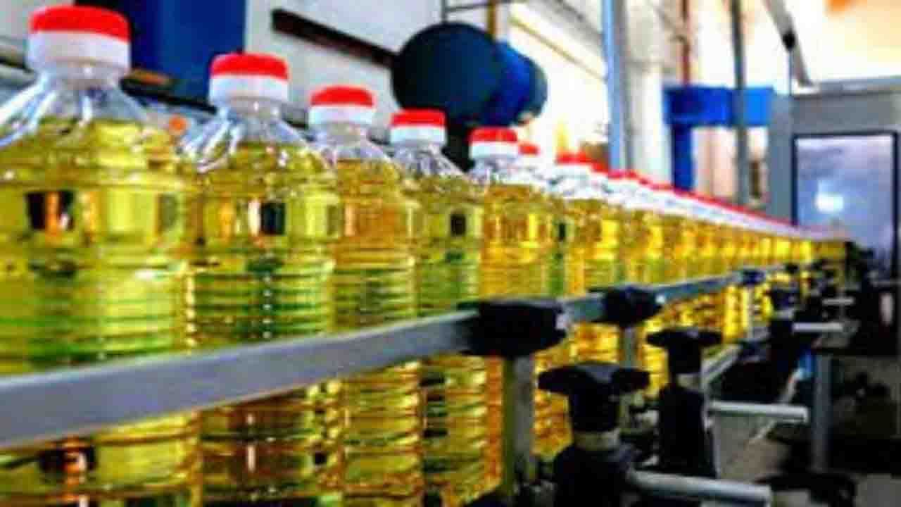 Edible Oil Price Cut: শুল্ক কমাল কেন্দ্র, সস্তা হচ্ছে ভোজ্য তেল