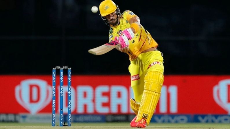 চেন্নাই সুপার কিংসের ওপেনার ফাফ দু প্লেসি (Faf du Plessis) ১১ ম্যাচে ৪৩৫ রান করেছেন। কমলা টুপি দখলের লড়াইয়ে চার নম্বরে রয়েছেন দু প্লেসি। (সৌজন্যে-আইপিএল ওয়েবসাইট)