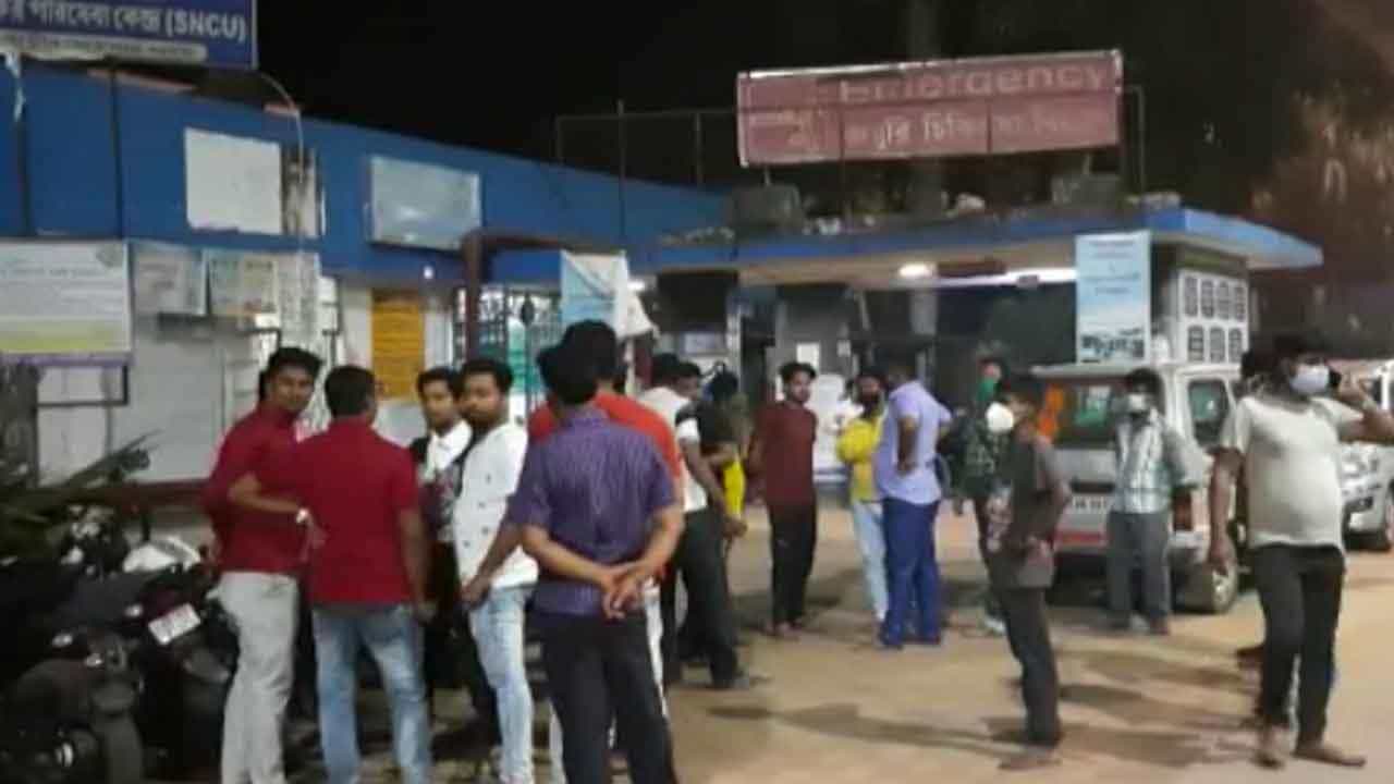 Bike Accident: অষ্টমীতে প্রতিমা দর্শনে বেরিয়েছিলেন তিন বন্ধু, মর্মান্তিক পরিণতি Bike Accident: অষ্টমীতে প্রতিমা দর্শনে বেরিয়েছিলেন তিন বন্ধু, মর্মান্তিক পরিণতি