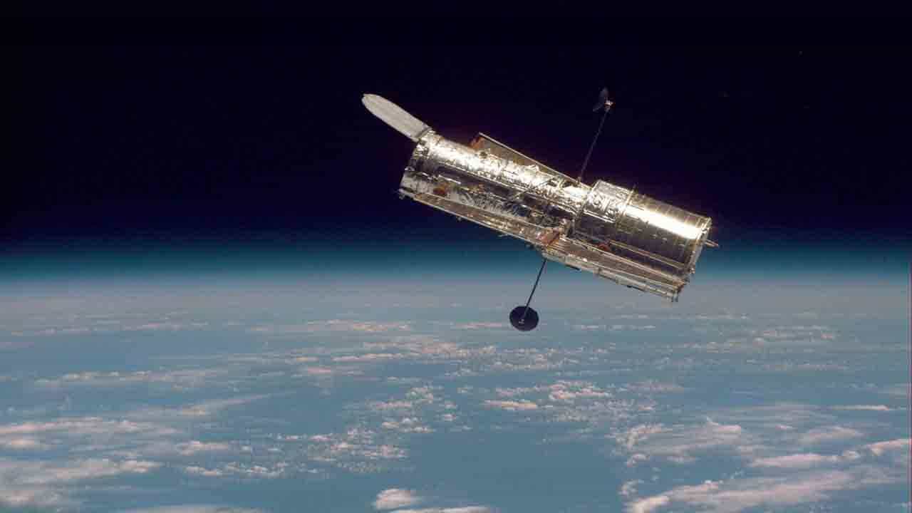 Hubble Space Telescope: ফের প্রযুক্তিগত ত্রুটি এই স্পেস টেলিস্কোপে! রাখা হয়েছে 'সেফ মোডে' Hubble Space Telescope: ফের প্রযুক্তিগত ত্রুটি এই স্পেস টেলিস্কোপে! রাখা হয়েছে 'সেফ মোডে'
