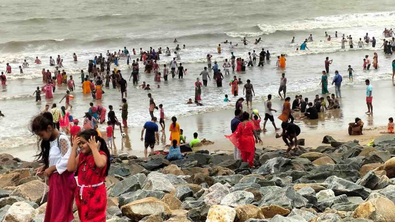 Tourist Spot Digha: সৈকত-নগরী মুড়েছে সিসিটিভিতে, আকাশে উড়ছে ড্রোন, বড়দিনে বিশেষ নজরদারি প্রশাসনের