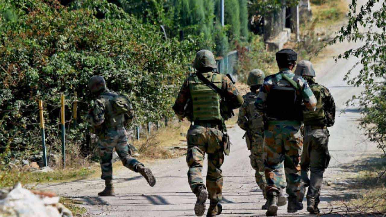 J&K Encounter: সপ্তাহের দ্বিতীয় দিনও উপত্যকাবাসীর ঘুম ভাঙল গুলির শব্দে, এনকাউন্টারে খতম ৩ লস্কর জঙ্গি
