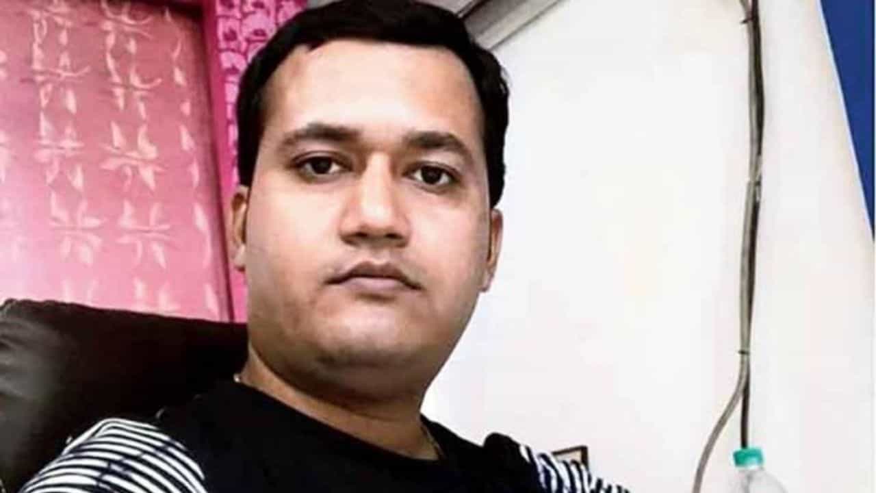 TMC Leader Murder Case: কুরবান শাহ হত্যা মামলায় স্থগিতাদেশ জারি সুপ্রিমকোর্টের, স্বস্তিতে পরিবার TMC Leader Murder Case: কুরবান শাহ হত্যা মামলায় স্থগিতাদেশ জারি সুপ্রিমকোর্টের, স্বস্তিতে পরিবার