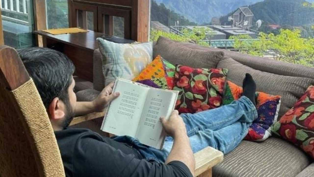 Kanhaiya Kumar: কংগ্রেসেই তো আজাদি, কাউচে গা এলানো কানহাইয়াকে দেদার ট্রোল নেটিজেনদেের