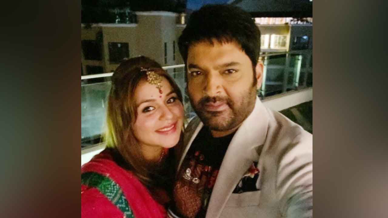 Kapil Sharma: করওয়া চৌথে প্রকাশ্য চুম্বন, ভাইরাল হল কপিল-গিন্নির ছবি