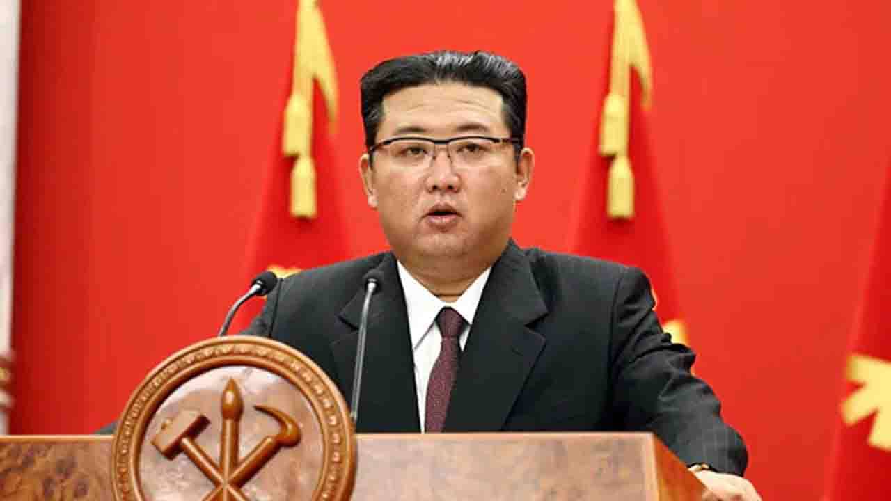 Kim Jong Un: এ কেমন চেহারা! গোয়েন্দারা বলছেন এটাই কিম জং উন
