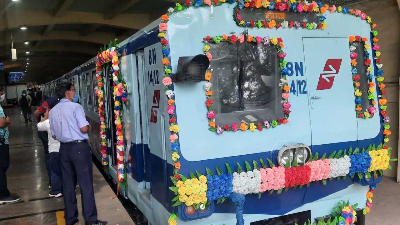 Kolkata Metro: নন-এসি হল অতীত, কলকাতা মেট্রোর জন্মদিনে গীতা পাঠে বিদায় পুরনো রেককে
