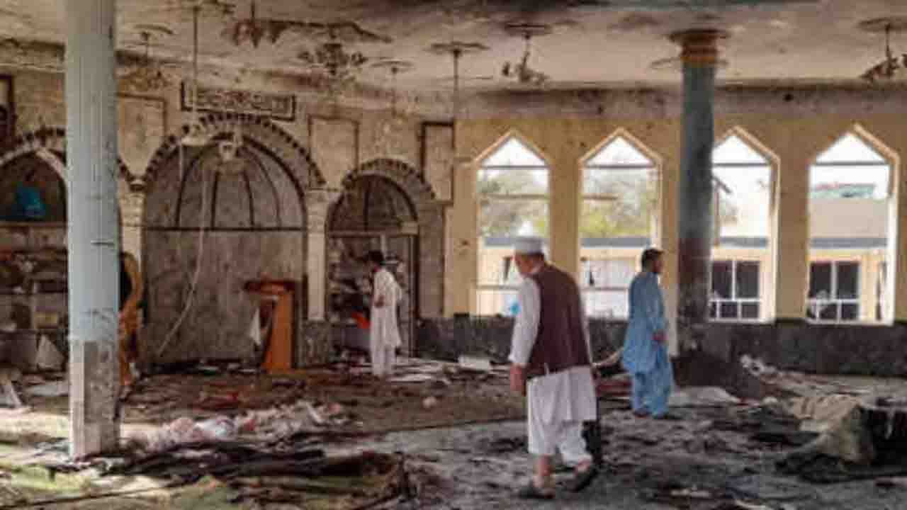 Afghanistan Blast: শুক্রবারের নমাজ চলাকালীনই কুন্দুজ়ে শিয়া মসজিদে বিস্ফোরণ, মৃত অন্তত ১০০