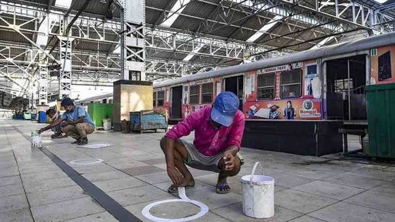 Local Train Resumes: ৫০ শতাংশ যাত্রী মাপবে কীসে? কী বলছে রেল? জানুন