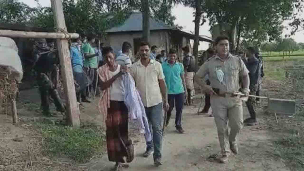 Maldah: জালনোট পাচারে যুক্ত তৃণমূলের পঞ্চায়েত সদস্যা, অভিযানে হাঁসুয়ার কোপে আক্রান্ত পুলিশ!