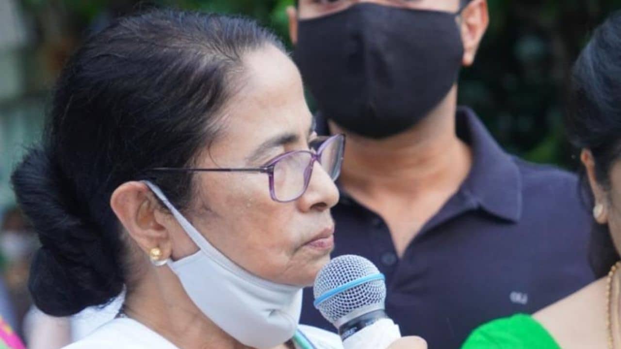 Bhabanipur Bypoll Results 2021: ভবানীপুর জয়ে আবেগাপ্লুত ফিরহাদ-সুব্রতরা, ছাপ্পার অভিযোগ গেরুয়া শিবিরের