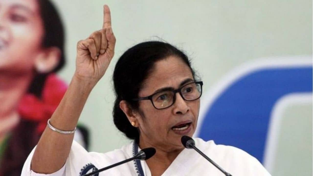 Mamata Banerjee: সৈকত শহরে অস্তিত্ব পরীক্ষার লড়াই, পায়ের তলার মাটি আরও শক্ত করতে ময়দানে মমতা