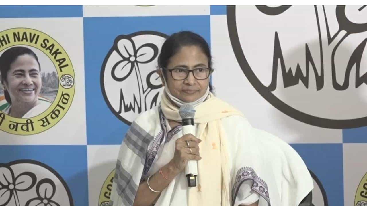 Mamata Banerjee In Goa: মহিলা ও মৎস্যজীবী, গোয়া সফরের প্রথমদিনে লক্ষ্যমাত্রা মেপে নিলেন মমতা Mamata Banerjee In Goa: মহিলা ও মৎস্যজীবী, গোয়া সফরের প্রথমদিনে লক্ষ্যমাত্রা মেপে নিলেন মমতা